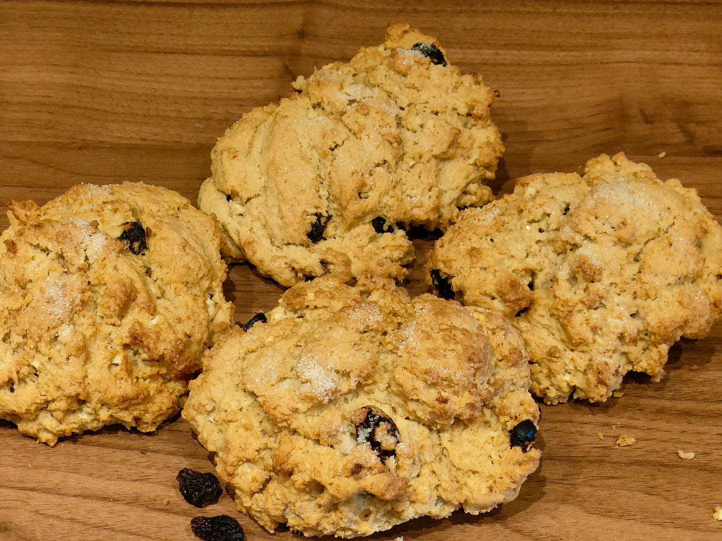 Apple, raisin and cinnamon rack buns